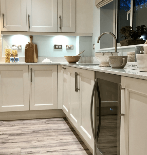 Hadfield Beaded Shaker Solid Ash